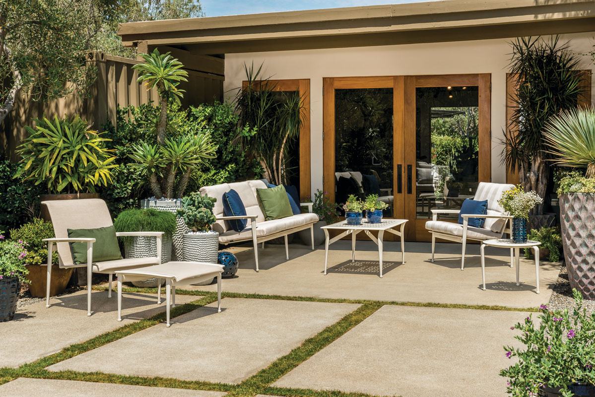 OUTDOOR SOFAS & LOVESEATS Villa Terrazza