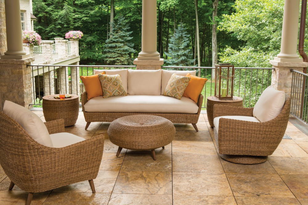 Lloyd Flanders Outdoor Loveseats