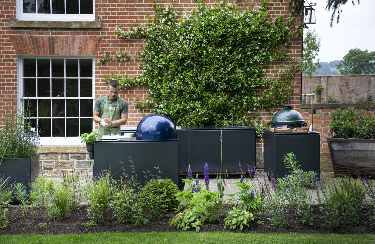 Vlaze Outdoor Kitchen