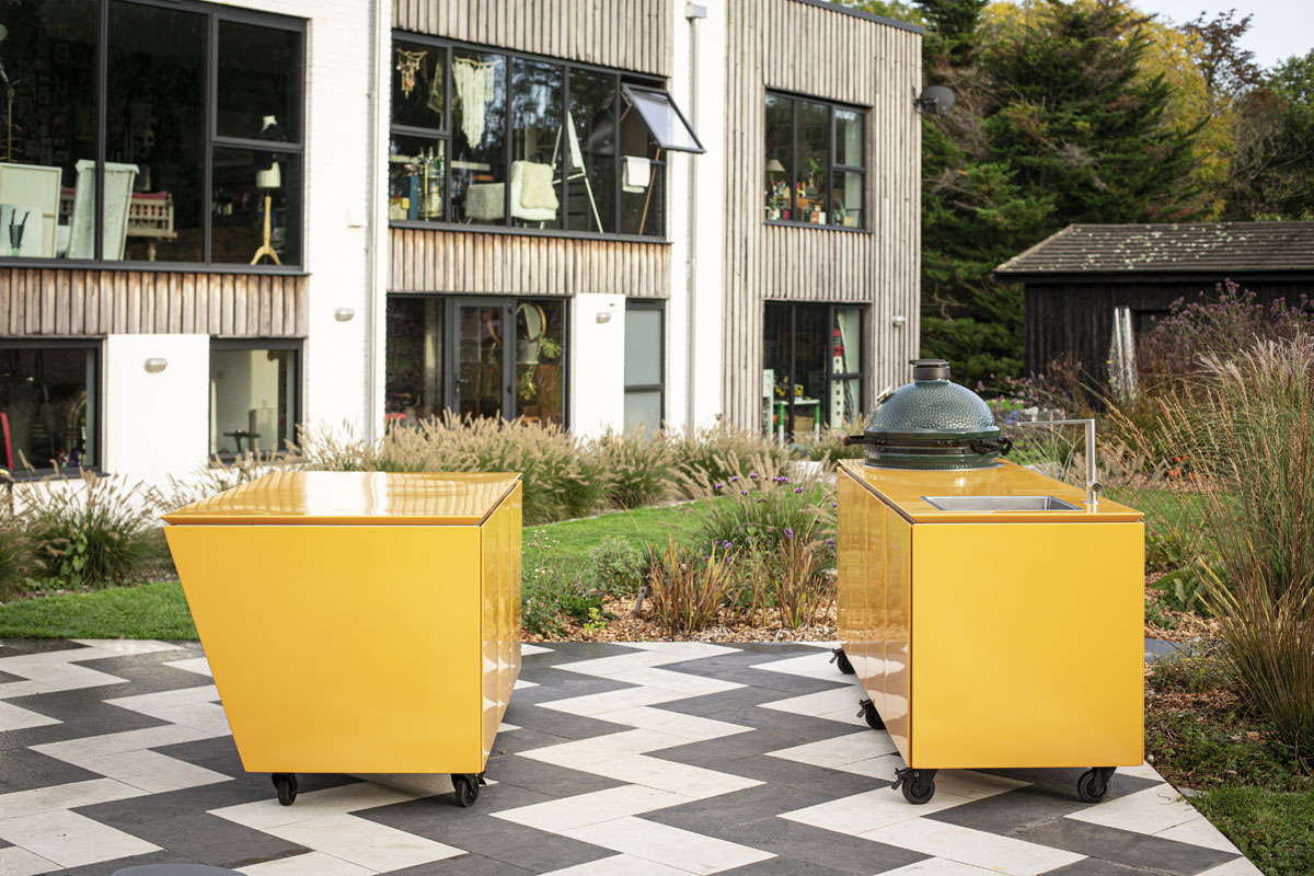 Vlaze Outdoor Kitchen Cabinetry