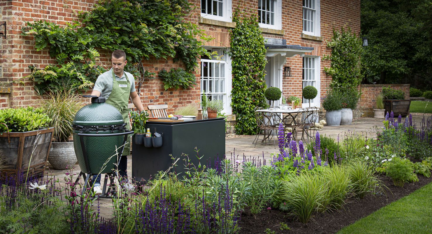 Vlaze Outdoor Kitchen Cabinetry