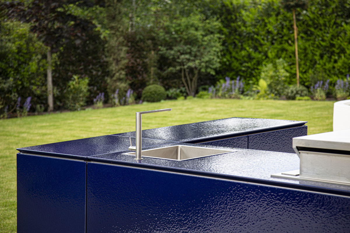 Vlaze Outdoor Kitchen Cabinetry