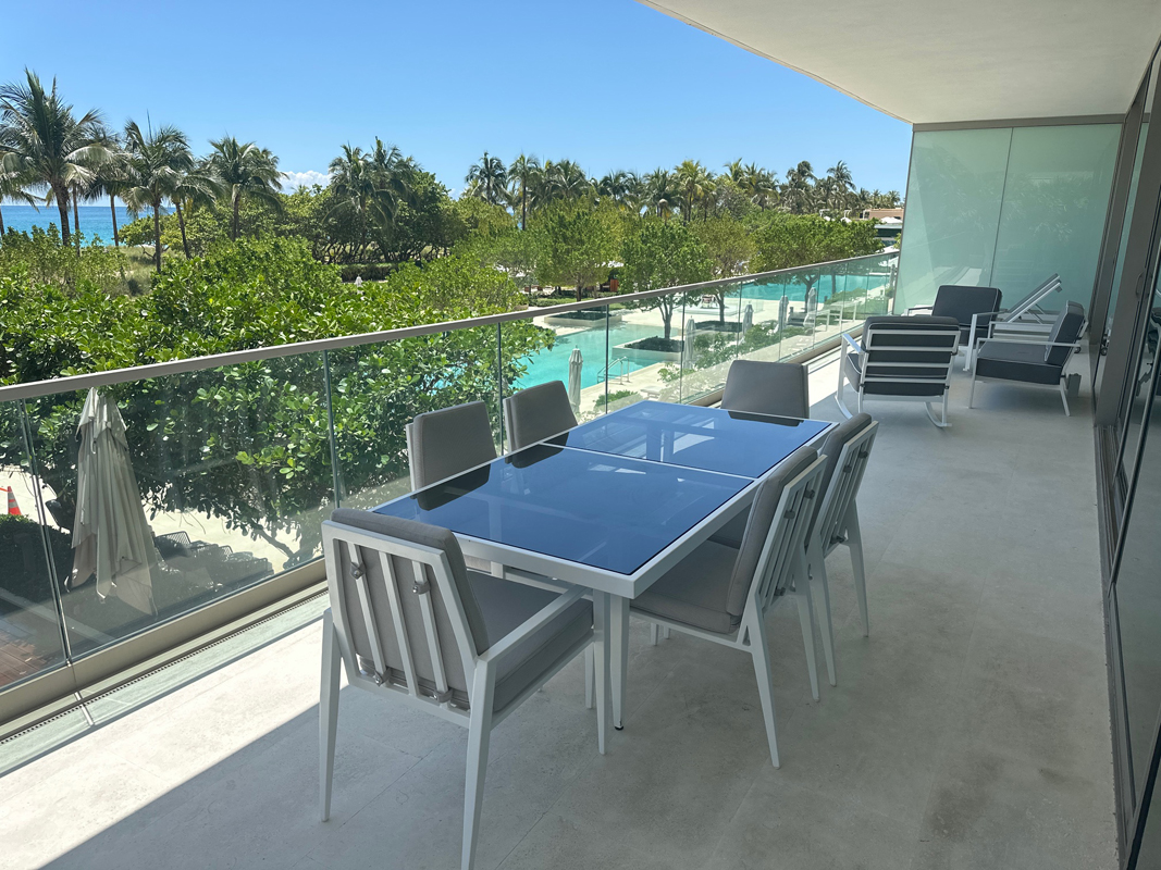 Pavilion outdoor dining