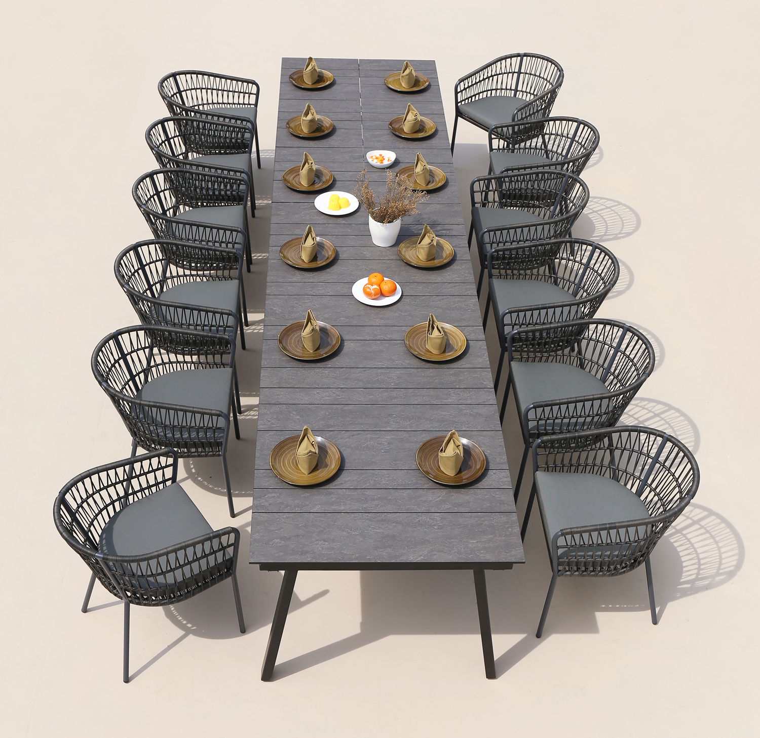 Mamagreen Outdoor Dining